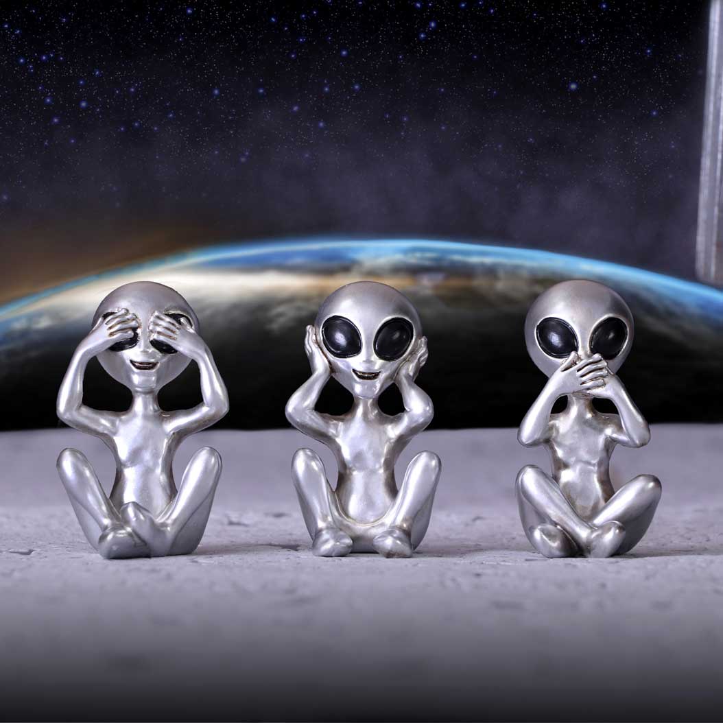 THREE WISE ALIENS - SEE NO EVIL, HEAR NO EVIL, SPEAK NO EVIL